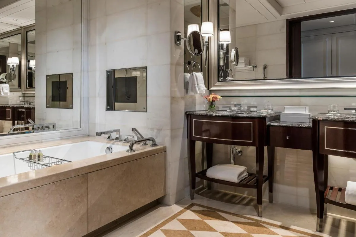 Image 1 of Four Seasons Hotel Macao