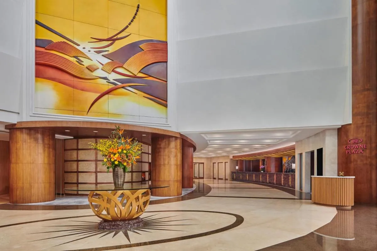 Image 4 of Crowne Plaza Zhuhai City Center by IHG – offers free one-way shuttle to Chimelong Ocean Kingdom