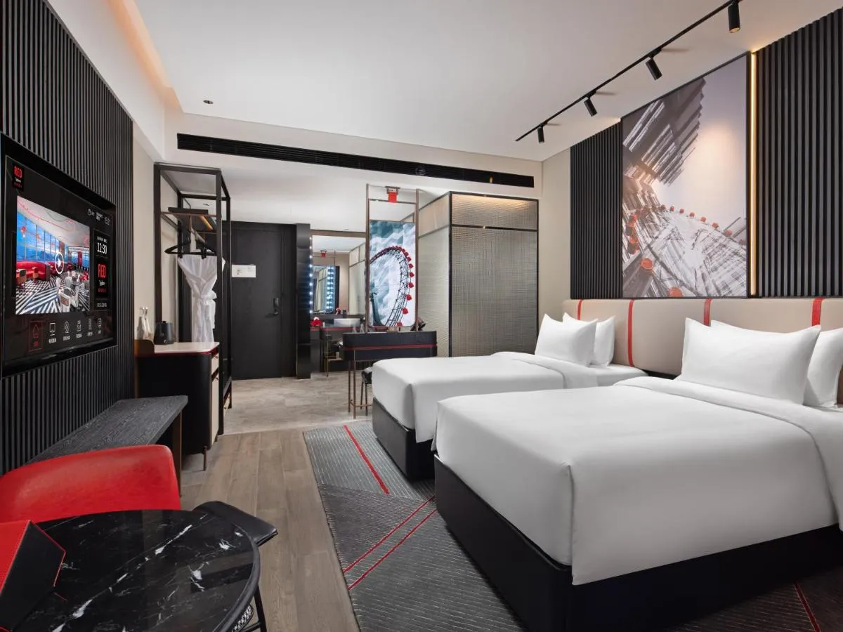 Image 2 of Radisson RED Hotel Zhuhai Gongbei Port