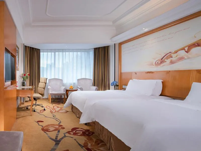 Image of Vienna International Hotel Zhuhai Golden Phoenix