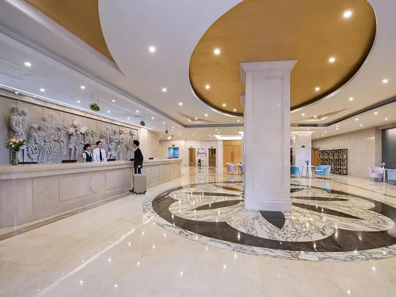 Image 1 of Vienna International Hotel Zhuhai Golden Phoenix