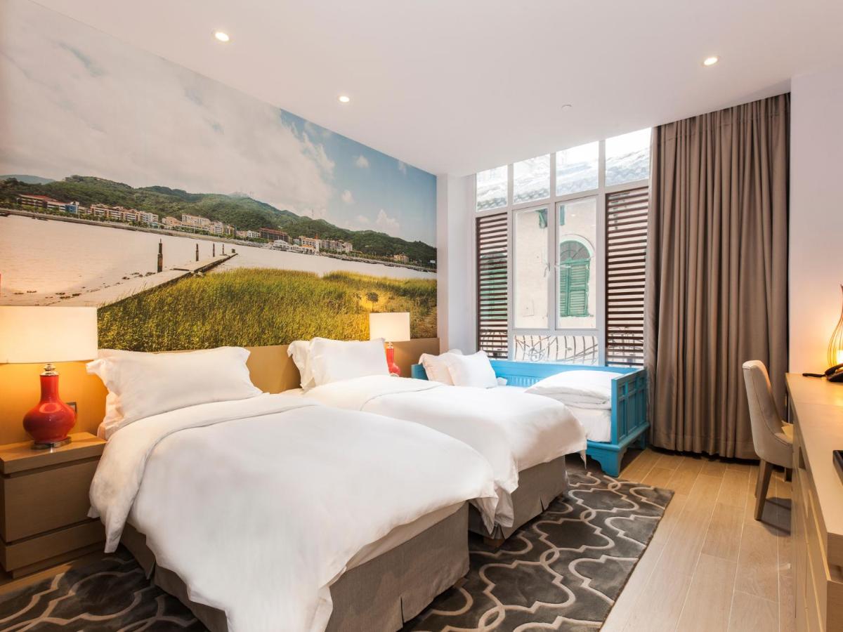 Image 6 of Caravel Hotel